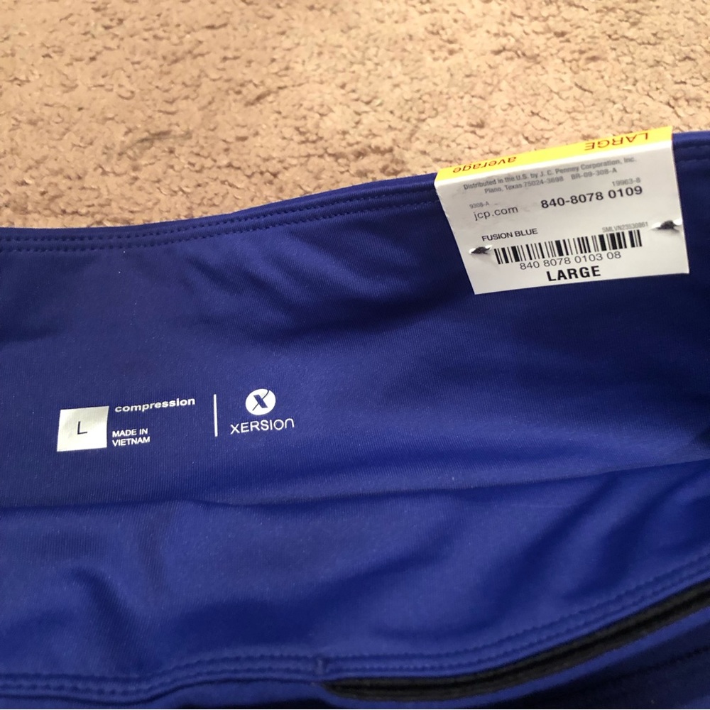 High Rise Mesh 7/8 Performance Legging - Picture 3 of 3